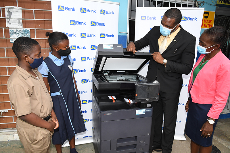 JN Bank Gifts Braeton Primary and Infant School